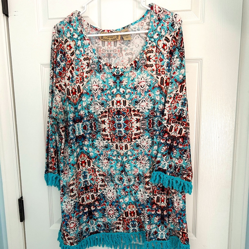 Life Style Woman's tunic with fringe. Beautiful 2x